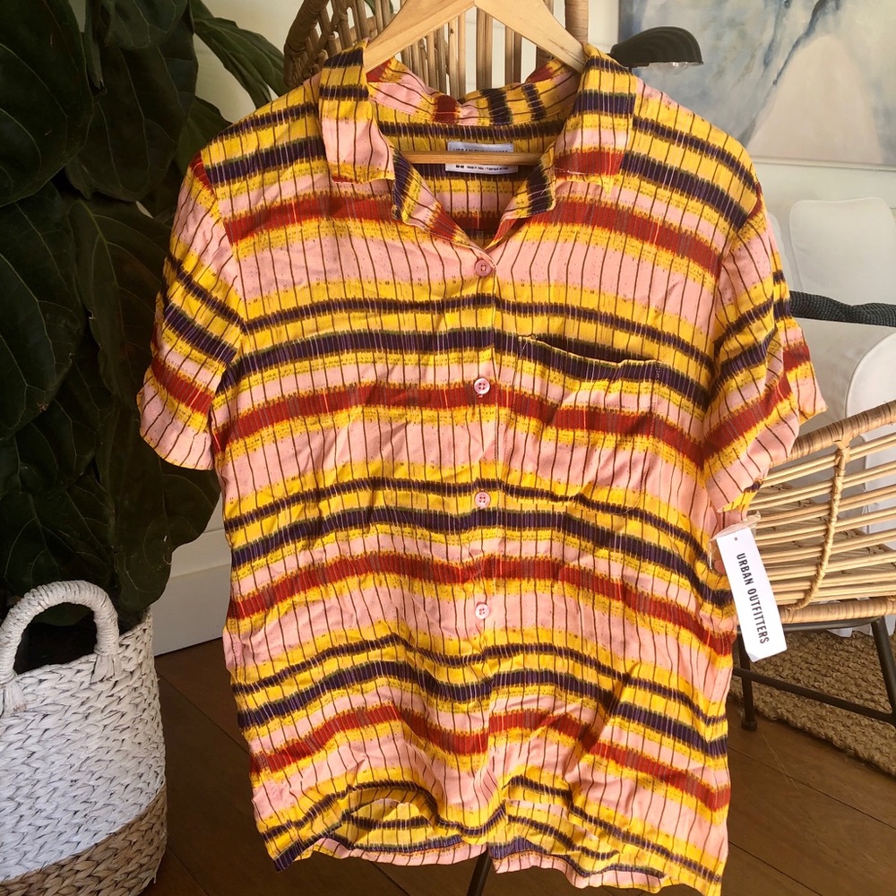 🔸🔶Vibe-rant Urban Outfitters Blouse (NWT) 🔶🔸